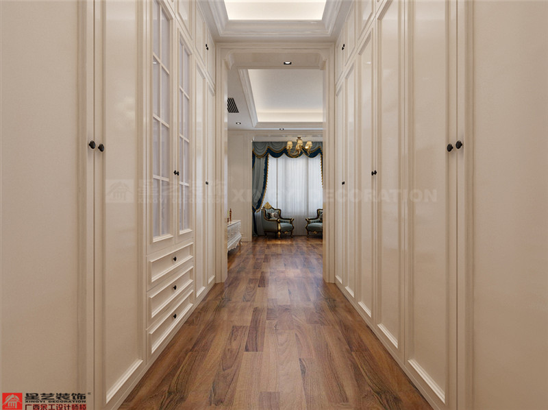 中海國際社區(qū)溫莎堡250平三樓女衣帽間裝修效果圖