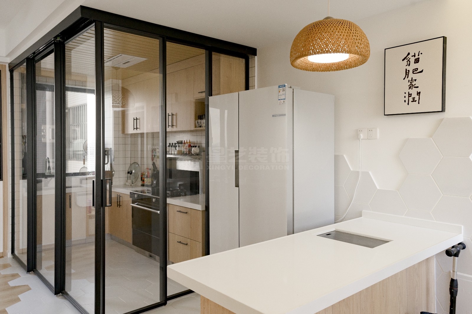 半島半山180平廚房裝修實(shí)景圖