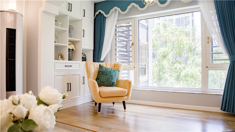 綠地國(guó)際花都120平陽(yáng)臺(tái)飄窗裝修實(shí)景圖