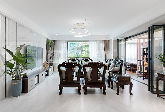 華發(fā)國賓壹號(hào)       246平