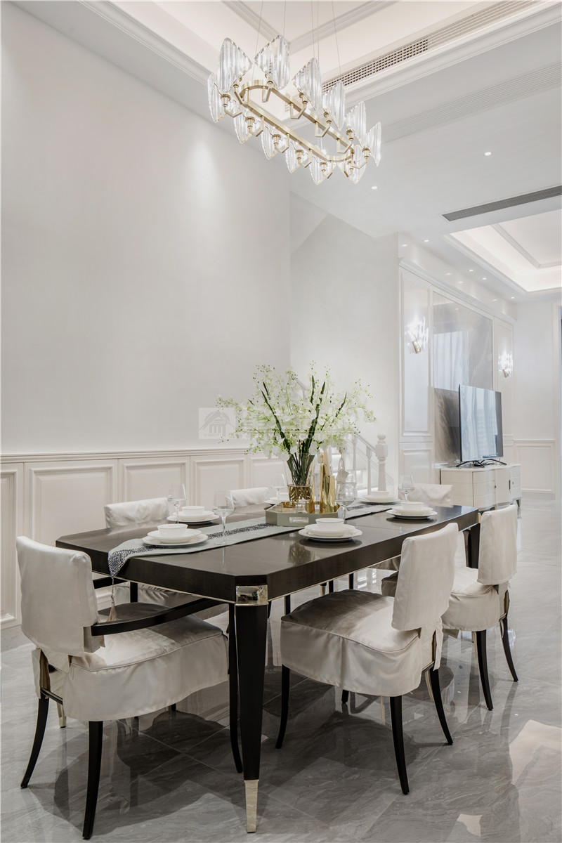 云景山語城186平復(fù)式餐廳裝修實景圖