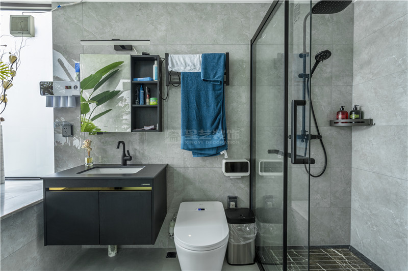 唐樾青山135平衛(wèi)生間裝修實景圖