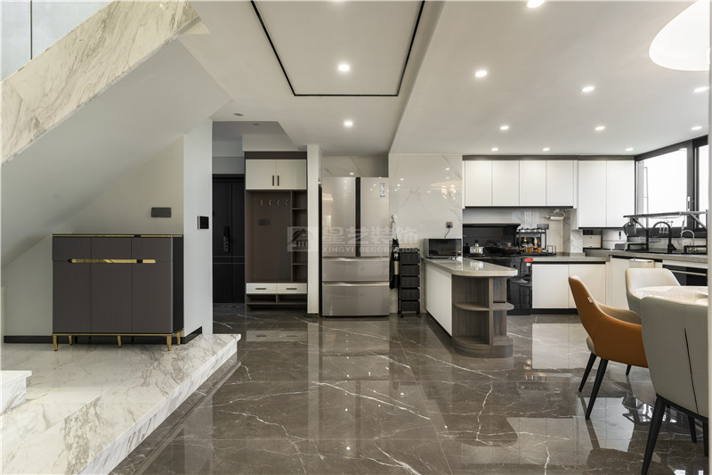 臻澤苑230平過(guò)道裝修實(shí)景圖