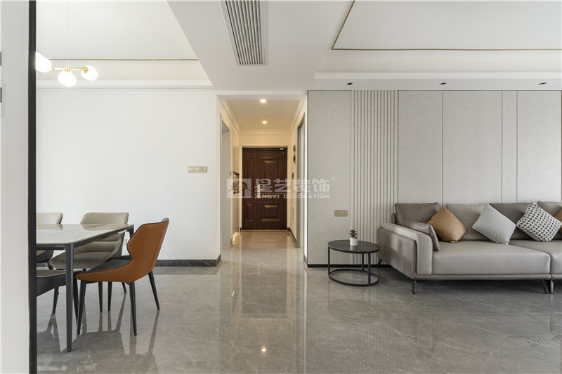 和順園180平過(guò)道裝修實(shí)景圖