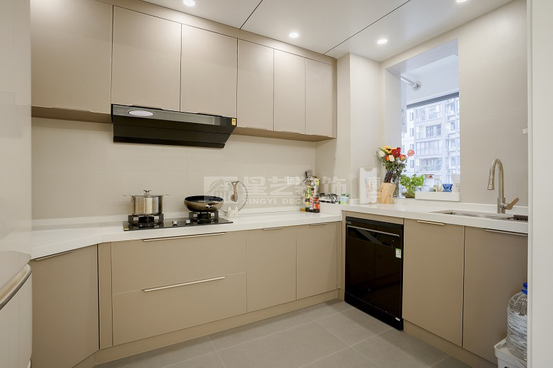 德澤苑130平奶油風(fēng)廚房實(shí)景