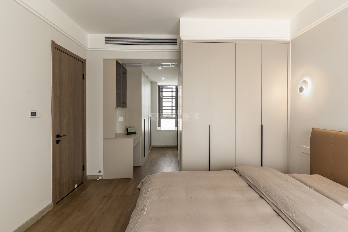 唐樾青山143平現(xiàn)代簡約臥室裝修實(shí)景