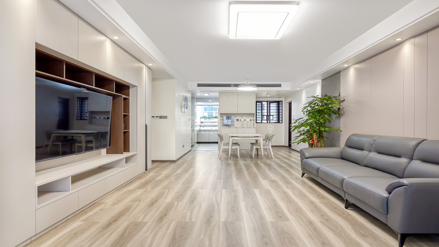 建發(fā)央璽129平現(xiàn)代簡約客廳裝修實景