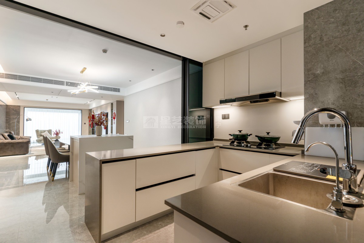 萬科云望223平現(xiàn)代極簡廚房實景裝修