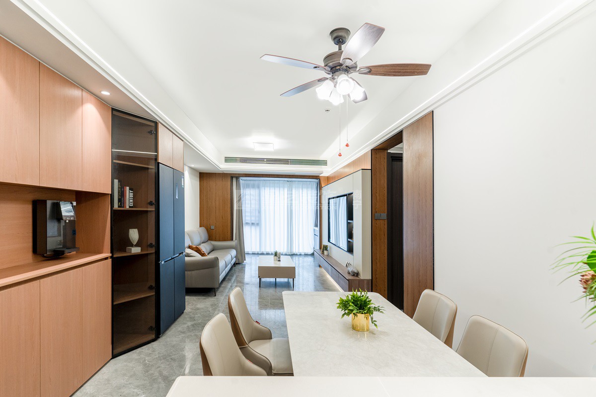 江南中心100平現(xiàn)代簡約餐廳裝修實(shí)景