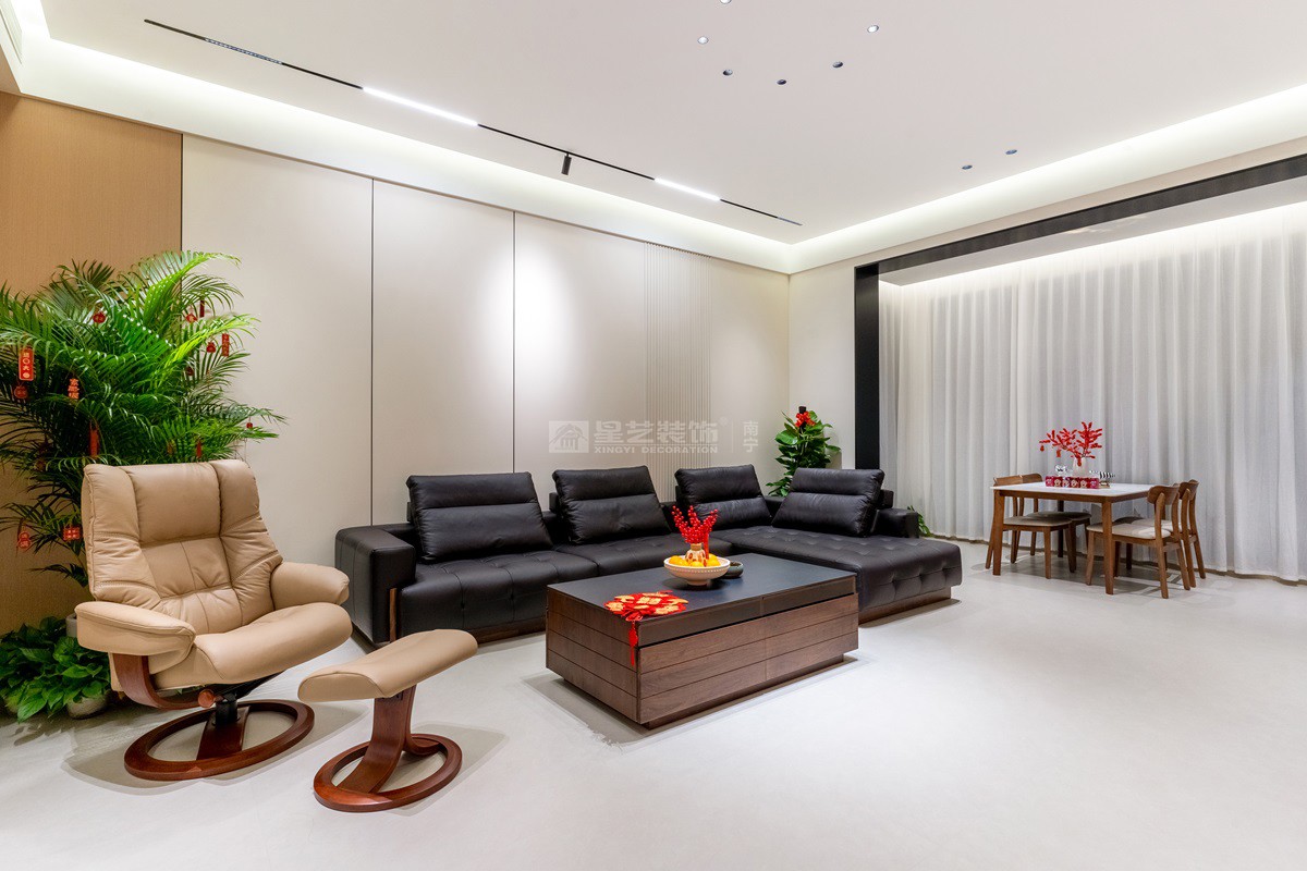 美泉1612 230平現(xiàn)代風(fēng)格客廳裝修實(shí)景