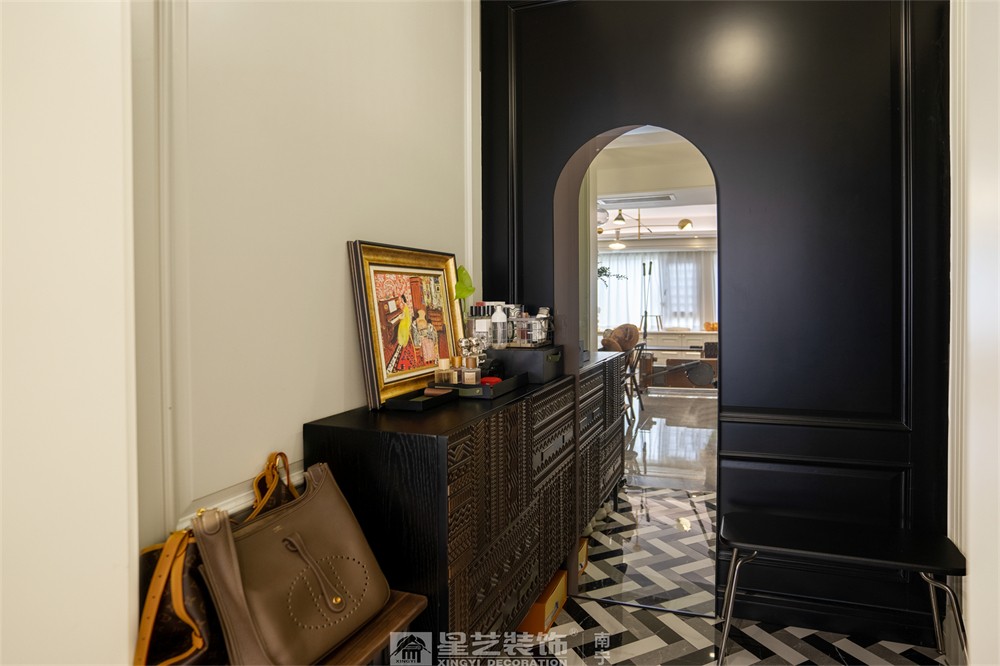 盛天青山郡120平法式復(fù)古入戶裝修實(shí)景圖