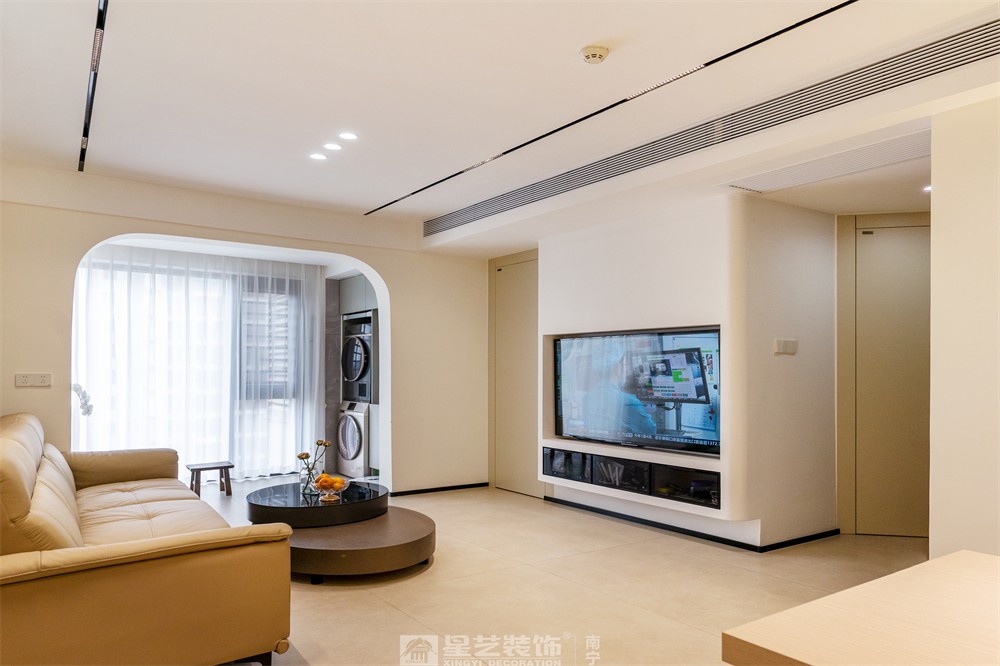 錦繡銘城80平現(xiàn)代簡約客廳裝修完工實景