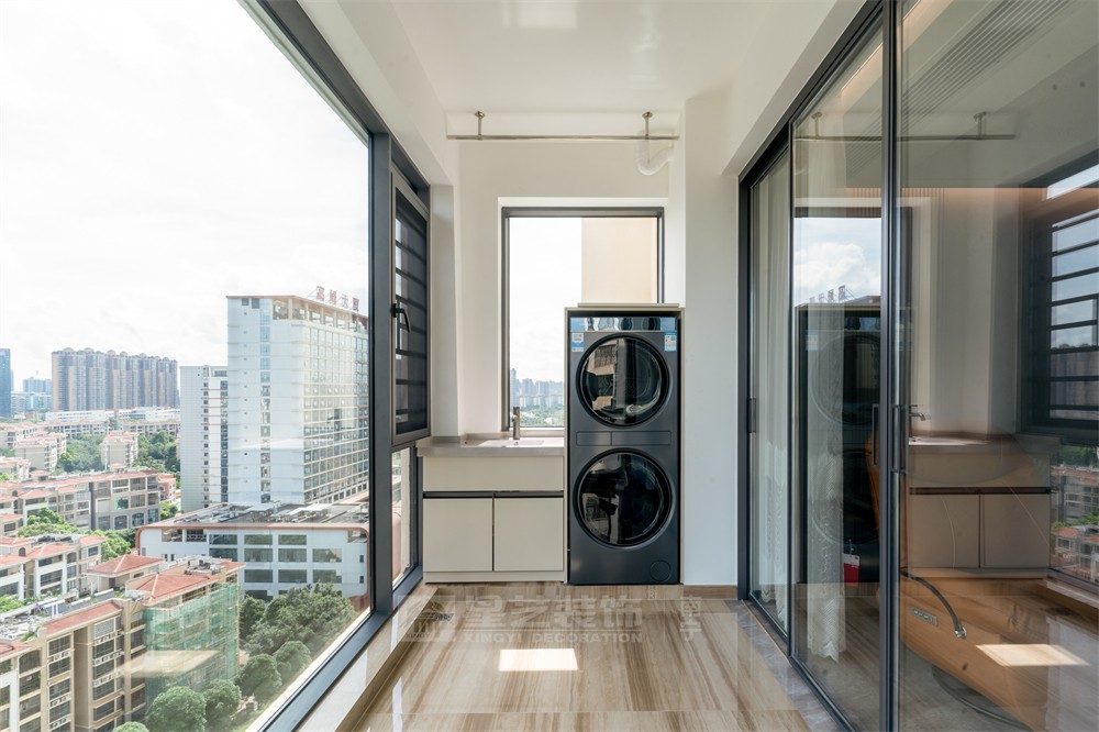 維也納森林126平陽臺(tái)裝修完工實(shí)景