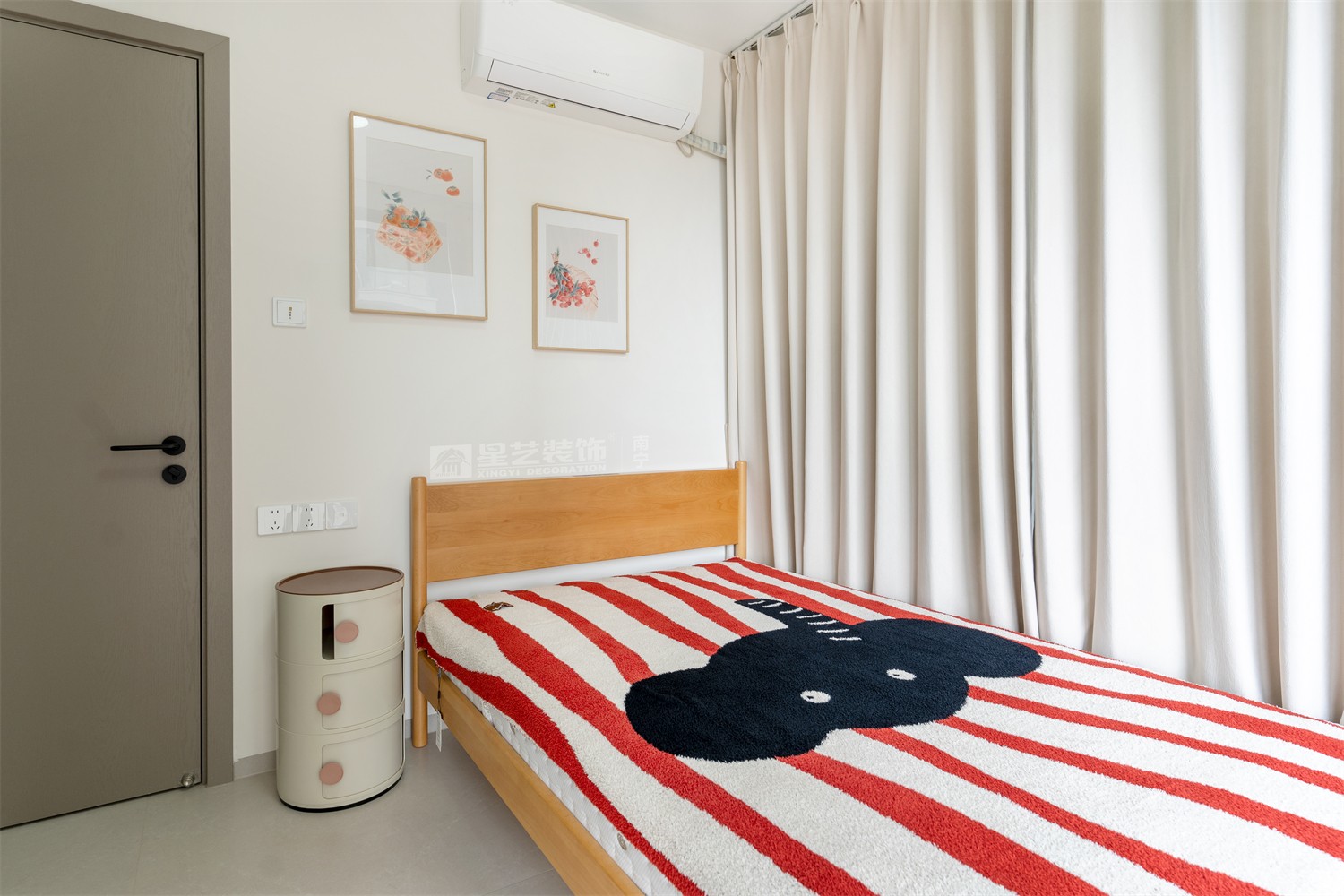 華潤西園悅府118平法式臥室裝修完工實(shí)景圖