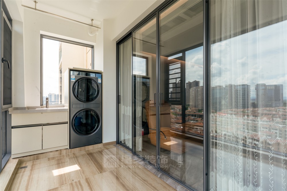 維也納森林126平陽臺(tái)裝修完工實(shí)景