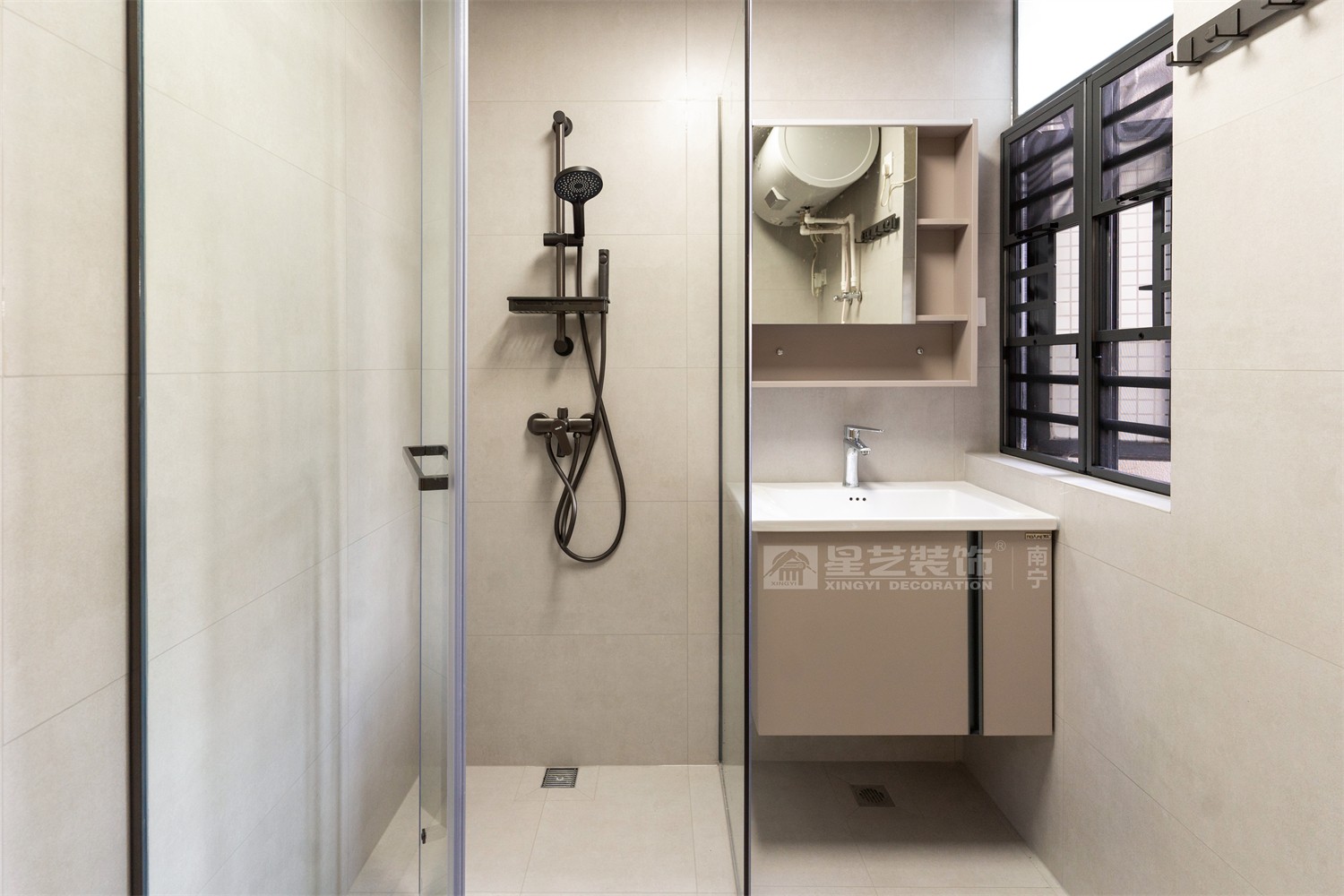 榮和中央公園110平現(xiàn)代簡約風(fēng)衛(wèi)生間裝修完工實(shí)景圖