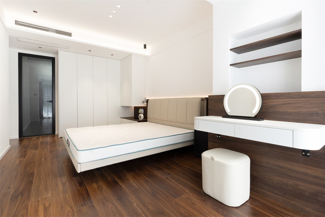 建發(fā)央著140平現(xiàn)代風(fēng)格臥室裝修完工實(shí)景