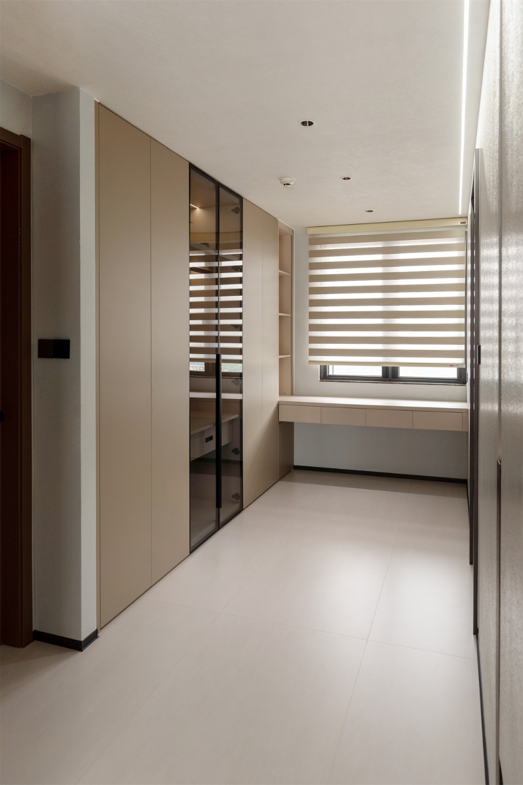 華潤西園悅府167平意式風(fēng)格衣帽間裝修完工實景