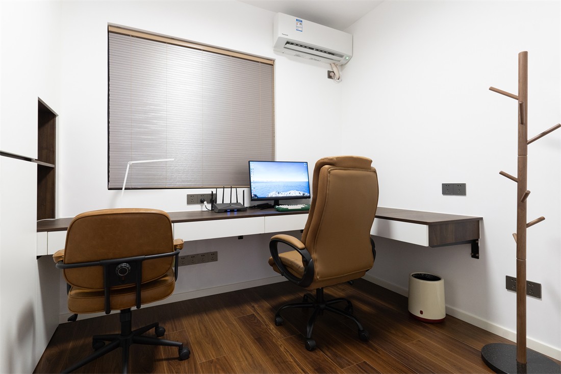 建發(fā)央著140平現(xiàn)代風(fēng)格書房裝修完工實(shí)景