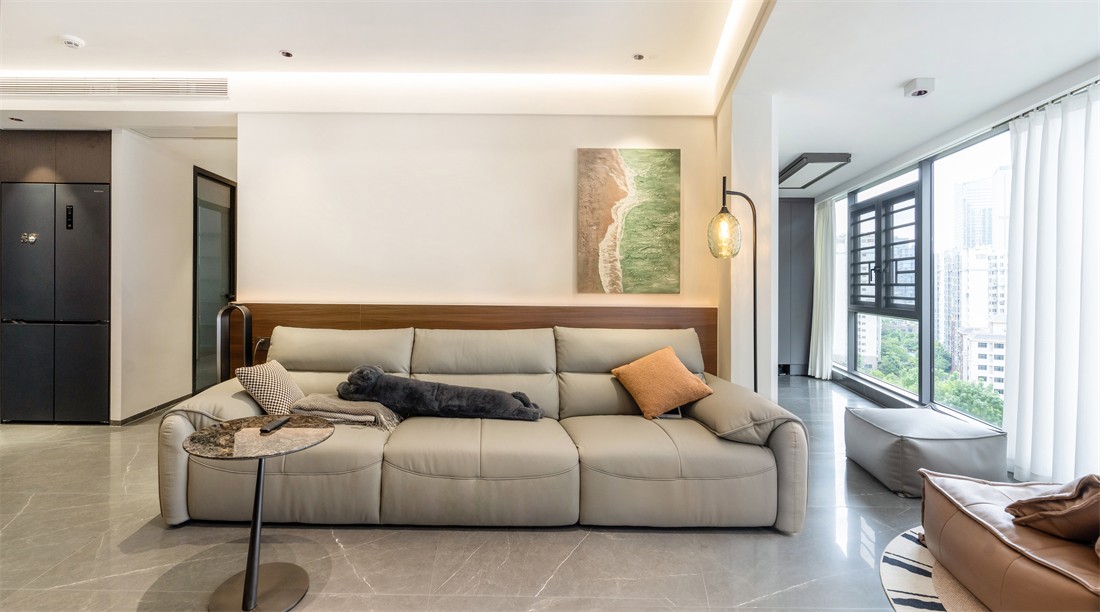 建發(fā)央著140平現(xiàn)代風(fēng)格客廳裝修完工實(shí)景