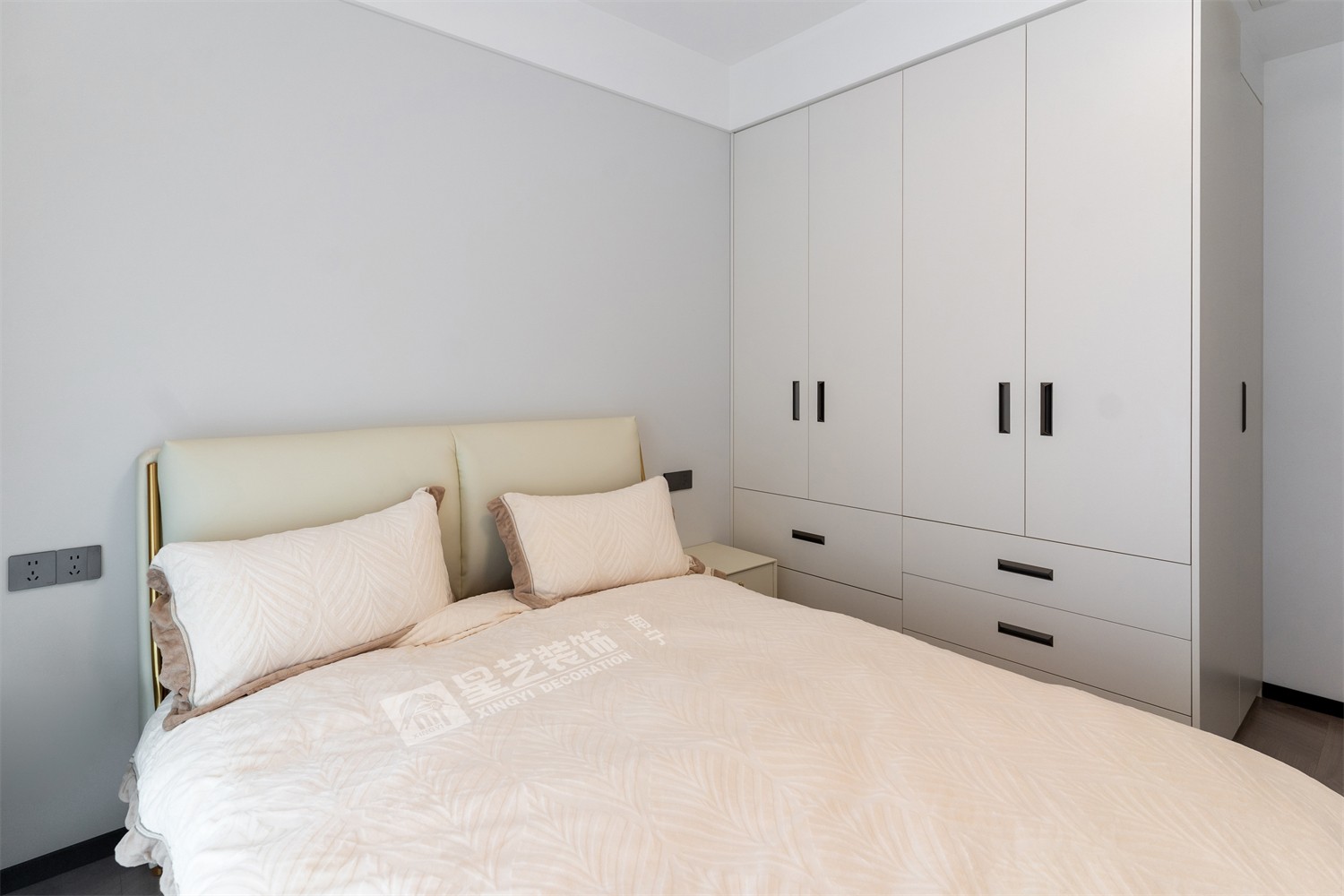 軌道御璽君臨灣140平臥室裝修完工實(shí)景圖