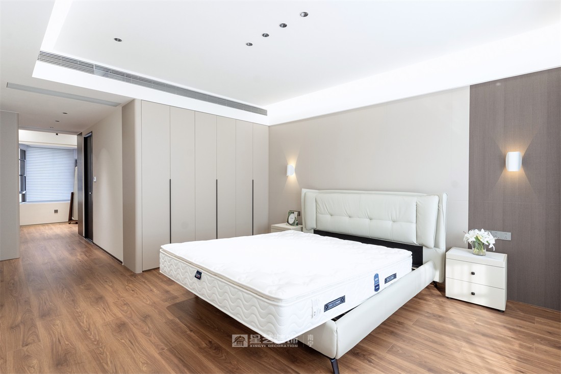 大唐臻觀196平現(xiàn)代簡約臥室裝修完工實景
