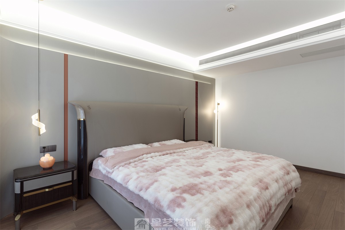 德澤苑220平現(xiàn)代簡約臥室裝修完工實景圖