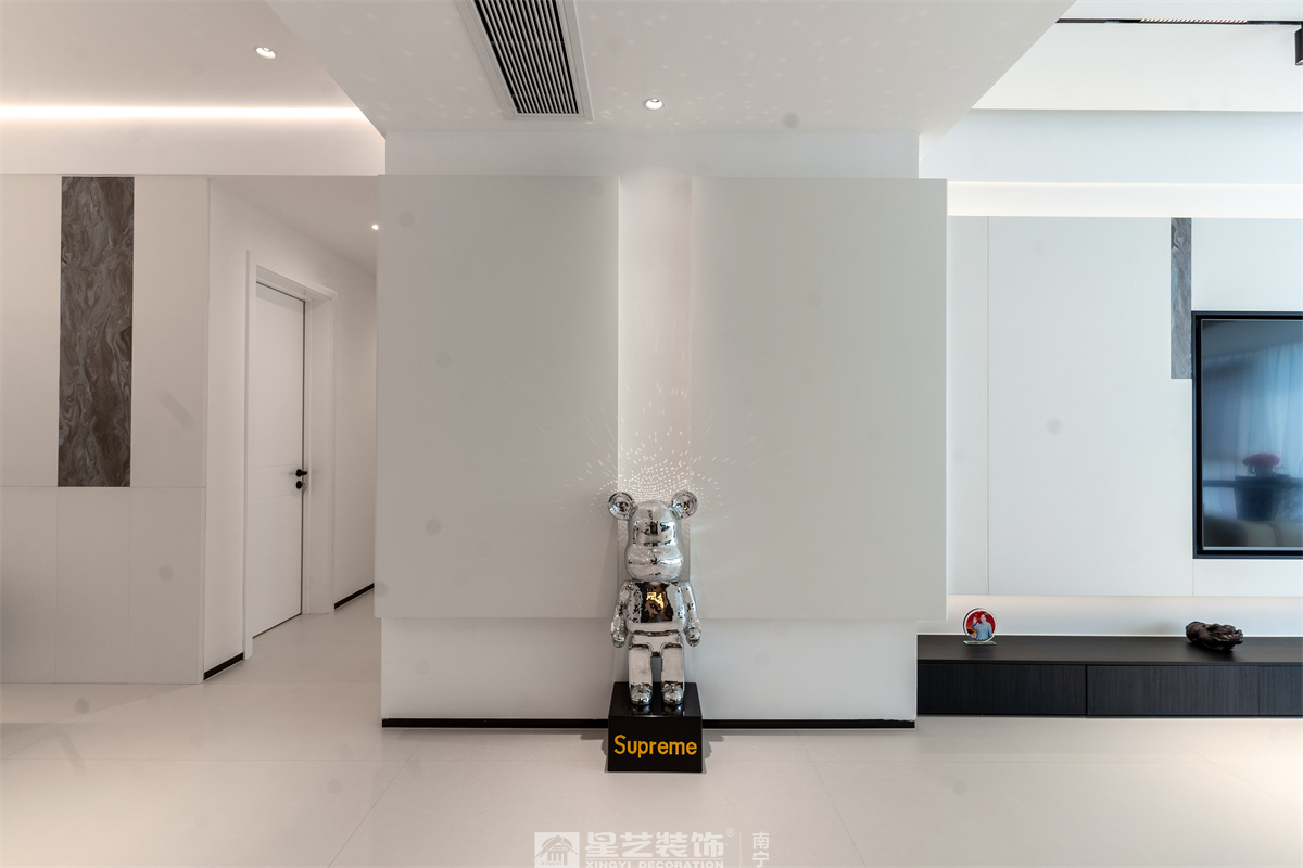 冠江墅169平現(xiàn)代極簡玄關(guān)完工裝修實(shí)景圖