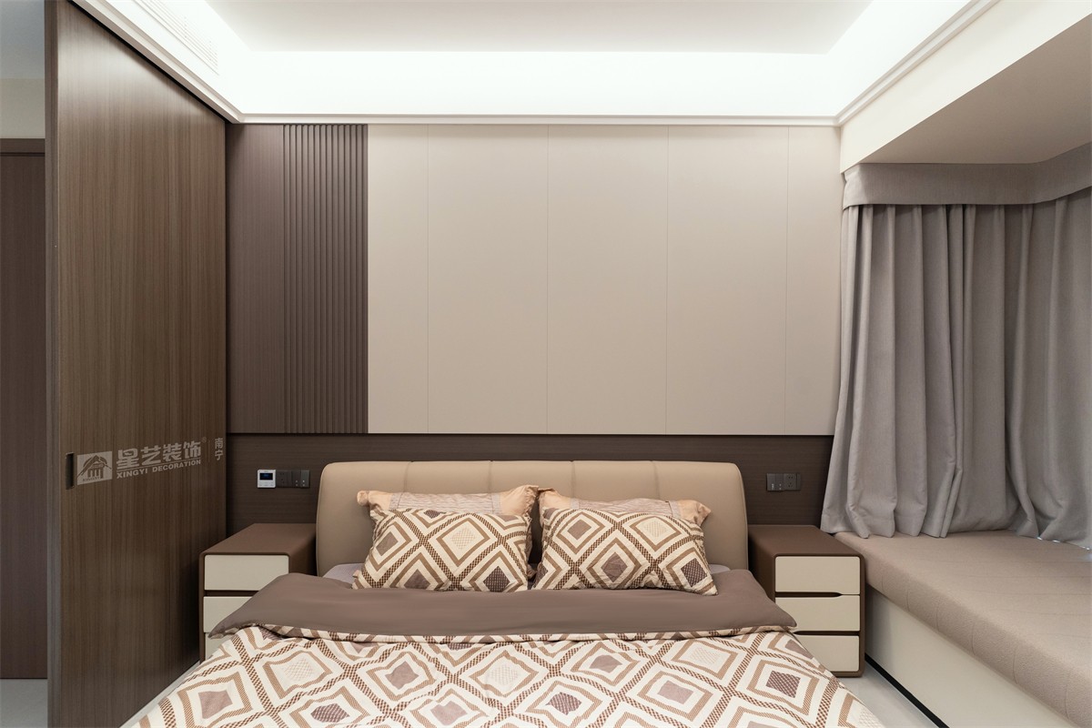 華潤西園潤府143平意式輕奢臥室裝修完工實景圖