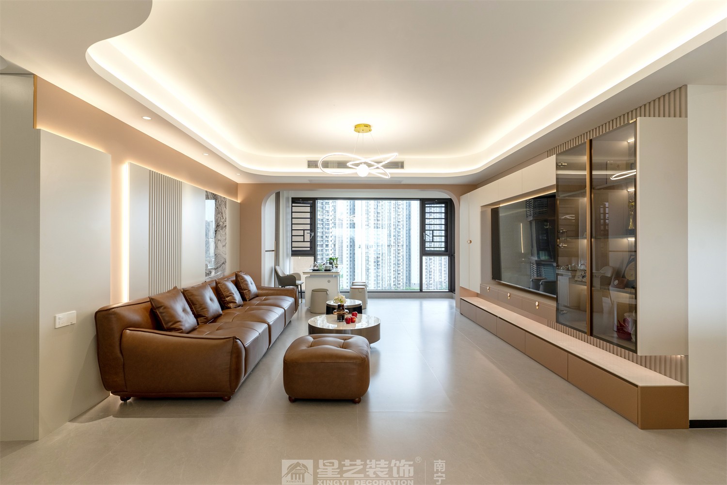 龍光天瀛140平意式輕奢客廳裝修完工實(shí)景圖