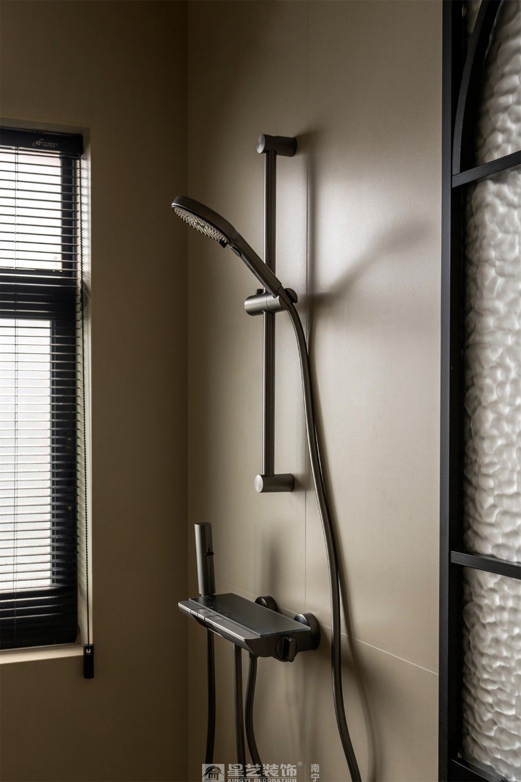 湖畔書院150平法式中古風衛(wèi)生間裝修完工實景圖