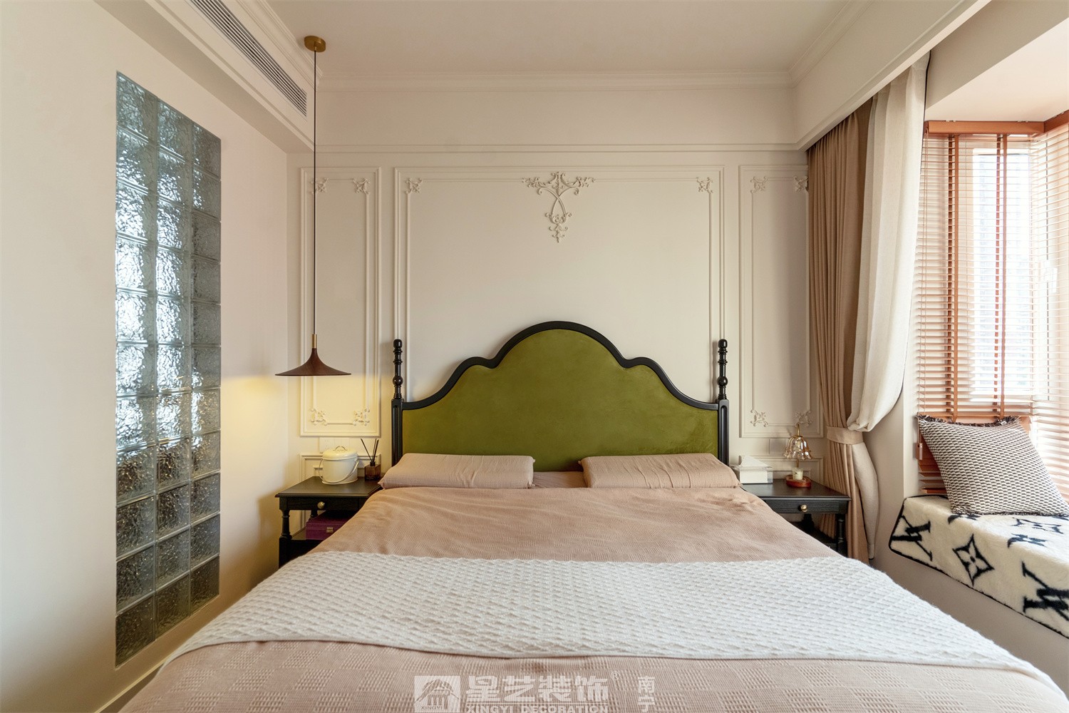 湖畔書院150平法式中古風衛(wèi)臥室裝修完工實景圖