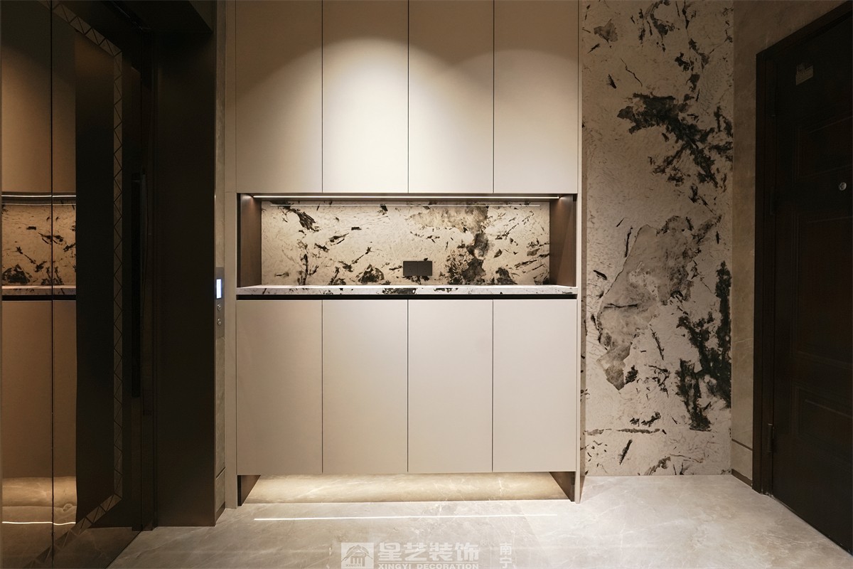 保利君悅灣200平輕奢入戶裝修完工實景圖