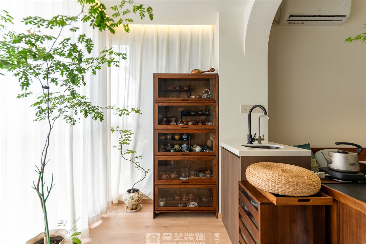 金科博翠山180平中古風(fēng)裝修陽(yáng)臺(tái)完工實(shí)景圖