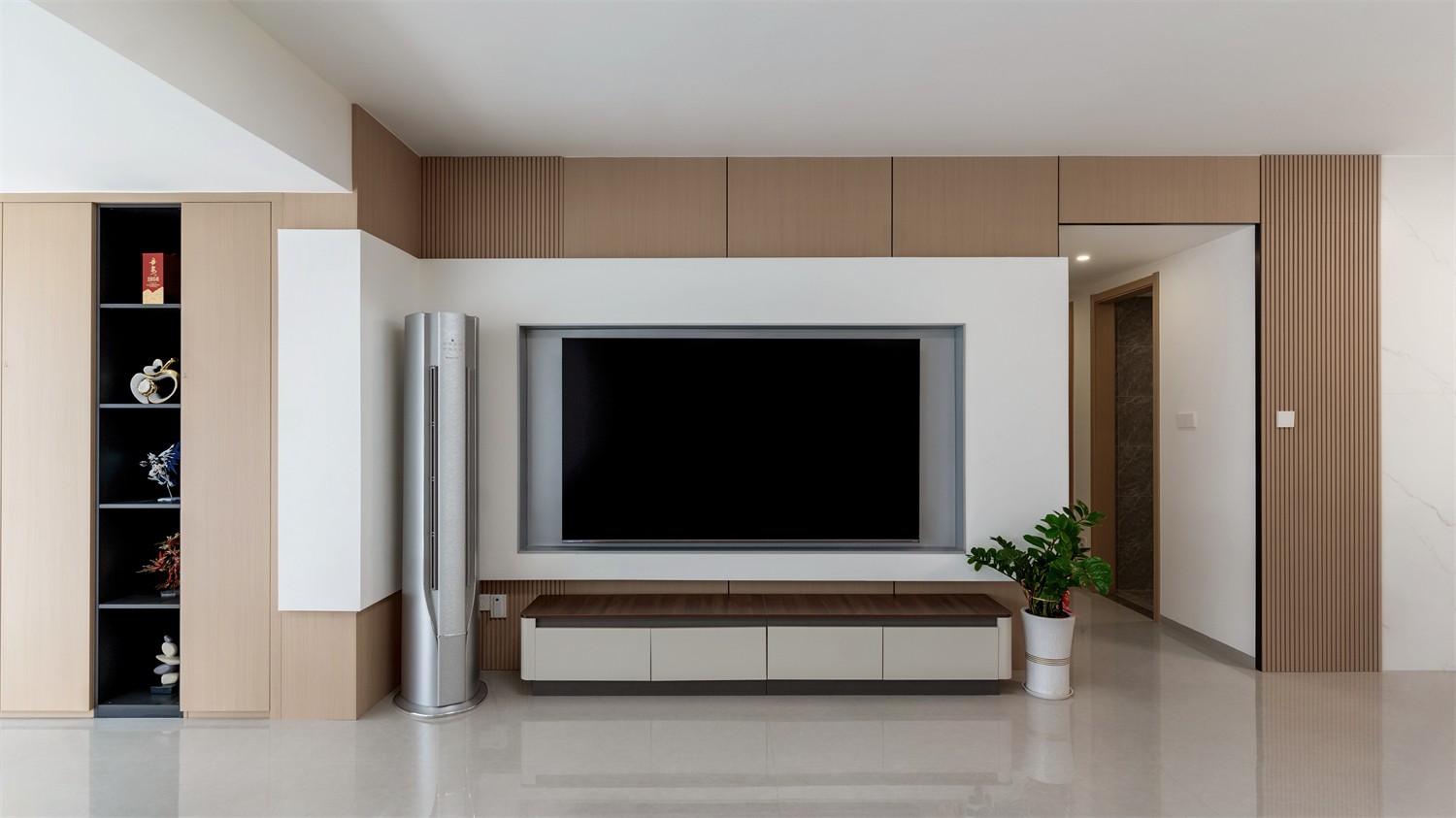 上水灣155平現(xiàn)代風(fēng)格客廳裝修實(shí)景圖