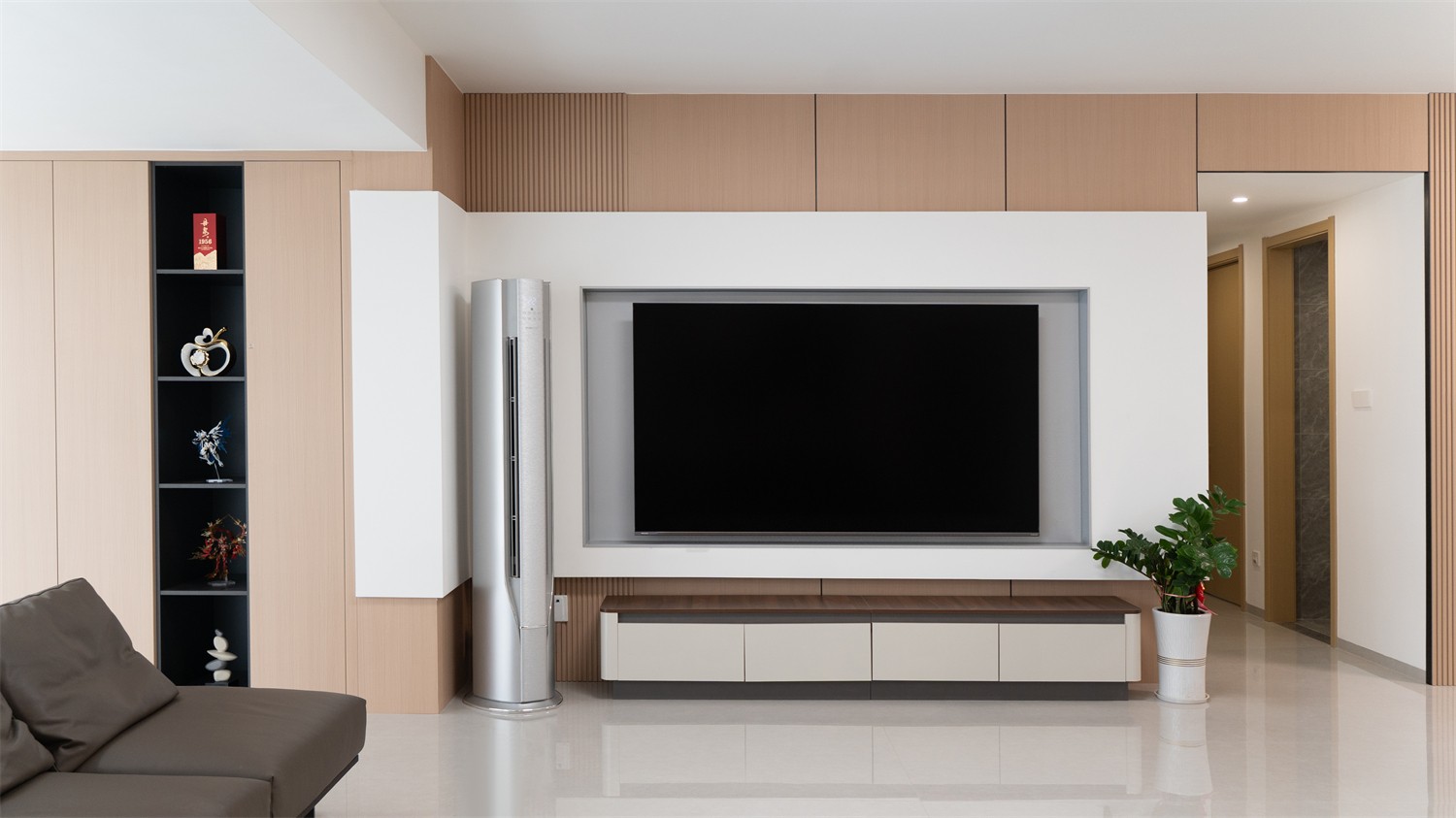 上水灣155平現(xiàn)代風(fēng)格客廳裝修實(shí)景圖