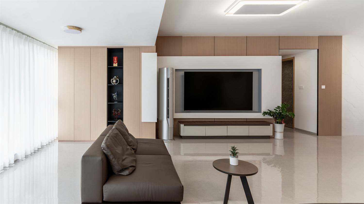 上水灣155平現(xiàn)代風(fēng)格客廳裝修實(shí)景圖