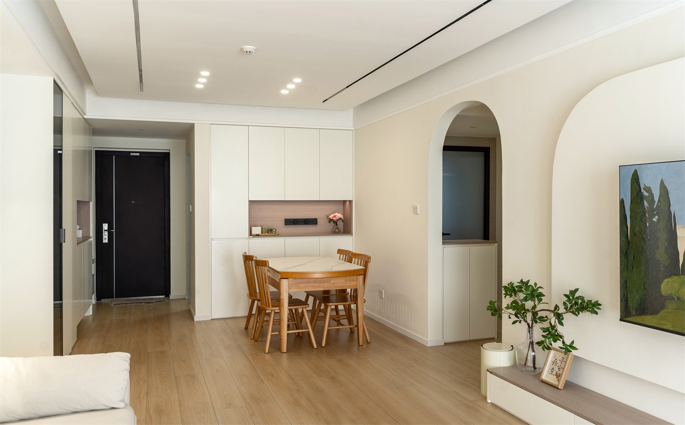 保利領(lǐng)秀廣場75平奶油風(fēng)餐廳裝修實(shí)景圖