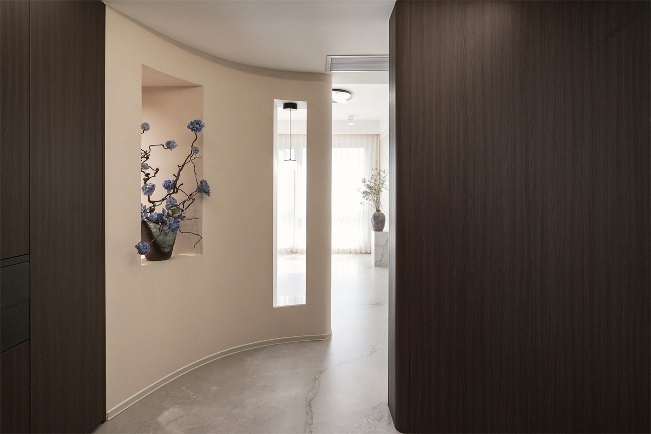 中海湖上景明意式輕奢137平入戶(hù)裝修實(shí)景圖