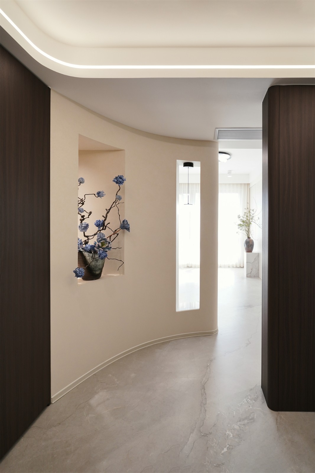 中海湖上景明意式輕奢137平入戶(hù)裝修實(shí)景圖