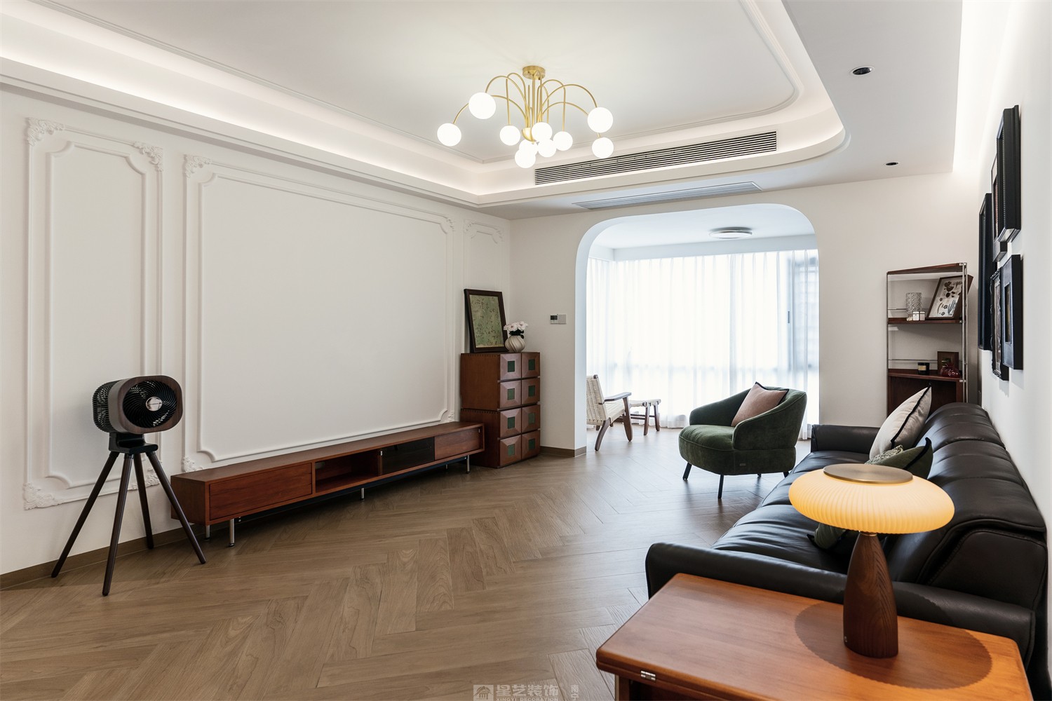 華潤中山府113平法式中古客廳裝修完工實景圖