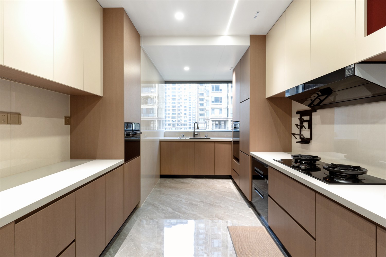 龍光玖瓏湖271平現(xiàn)代風(fēng)格廚房裝修實景圖