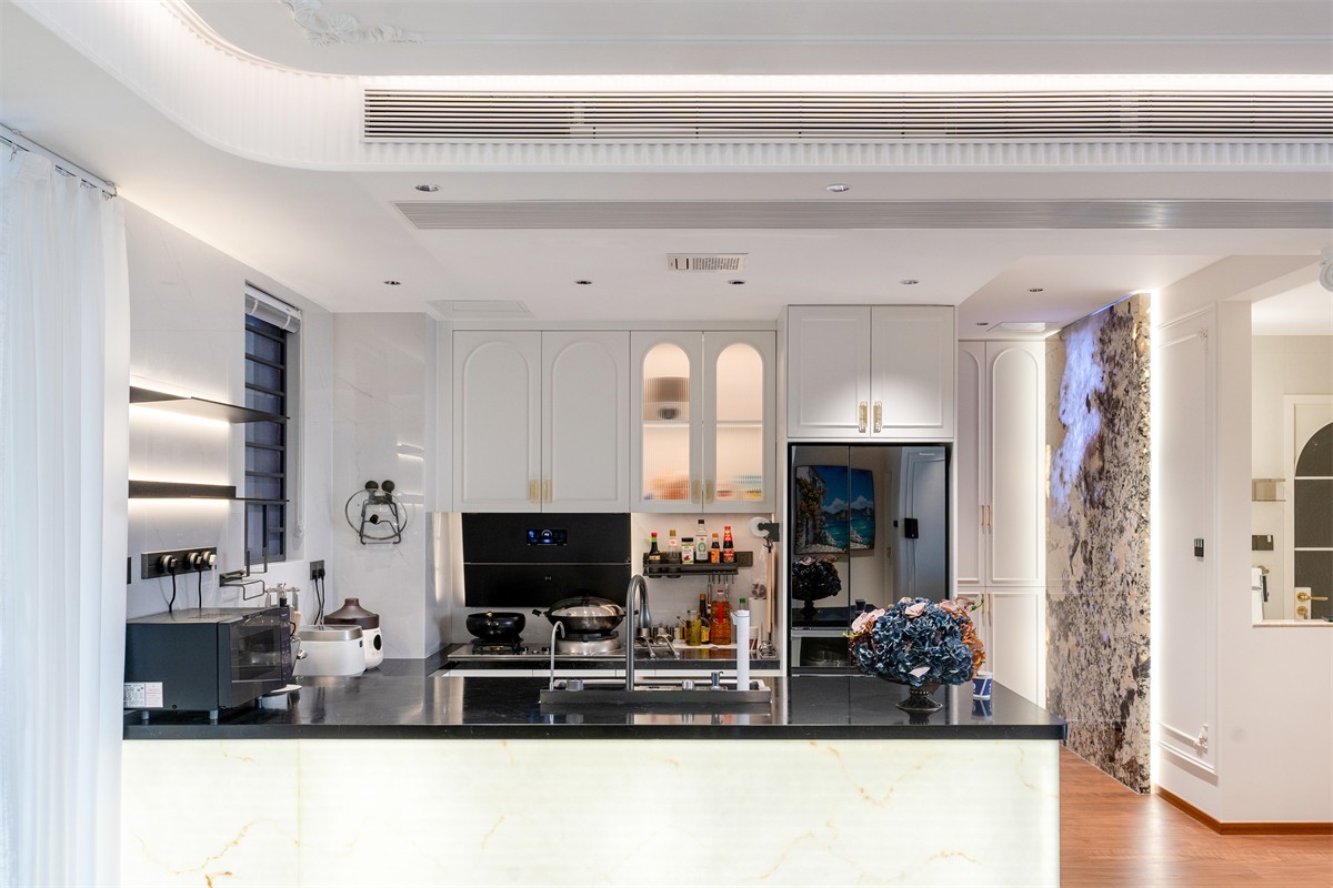 建發(fā)縵云143平法式風(fēng)格廚房裝修實景圖