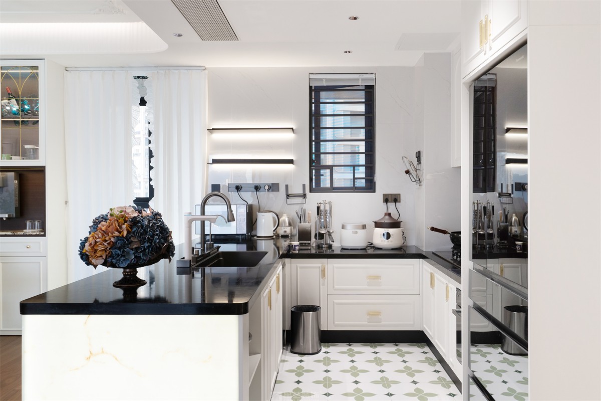 建發(fā)縵云143平法式風(fēng)格廚房裝修實景圖