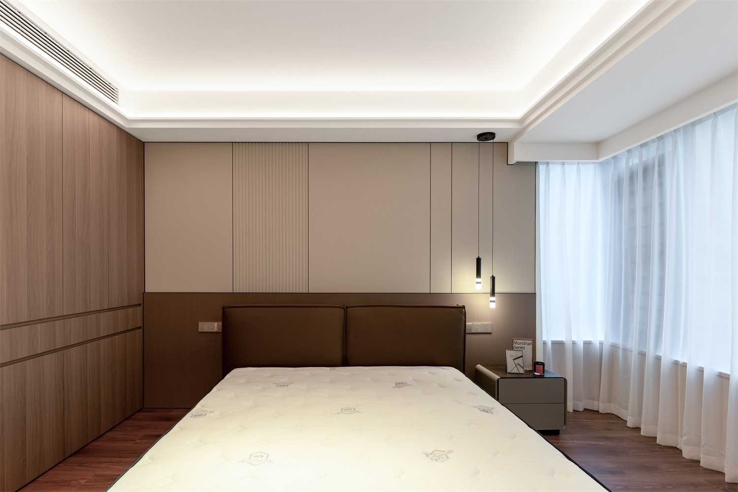 龍光玖瓏湖271平現(xiàn)代風(fēng)格臥室裝修實景圖