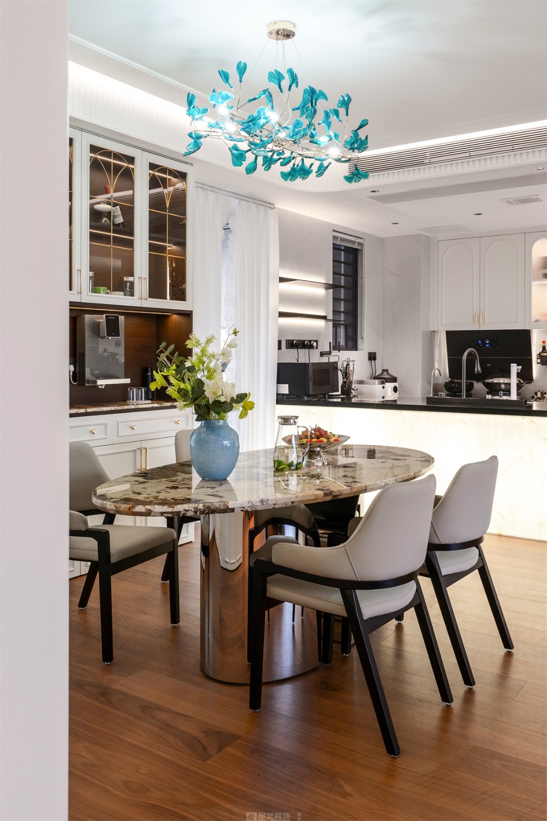 建發(fā)縵云143平法式風(fēng)格餐廳裝修實景圖