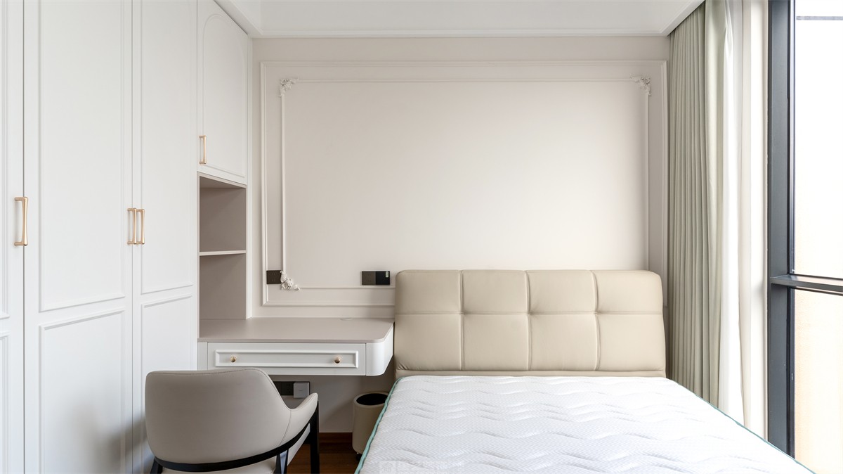 建發(fā)縵云143平法式風(fēng)格臥室裝修實景圖