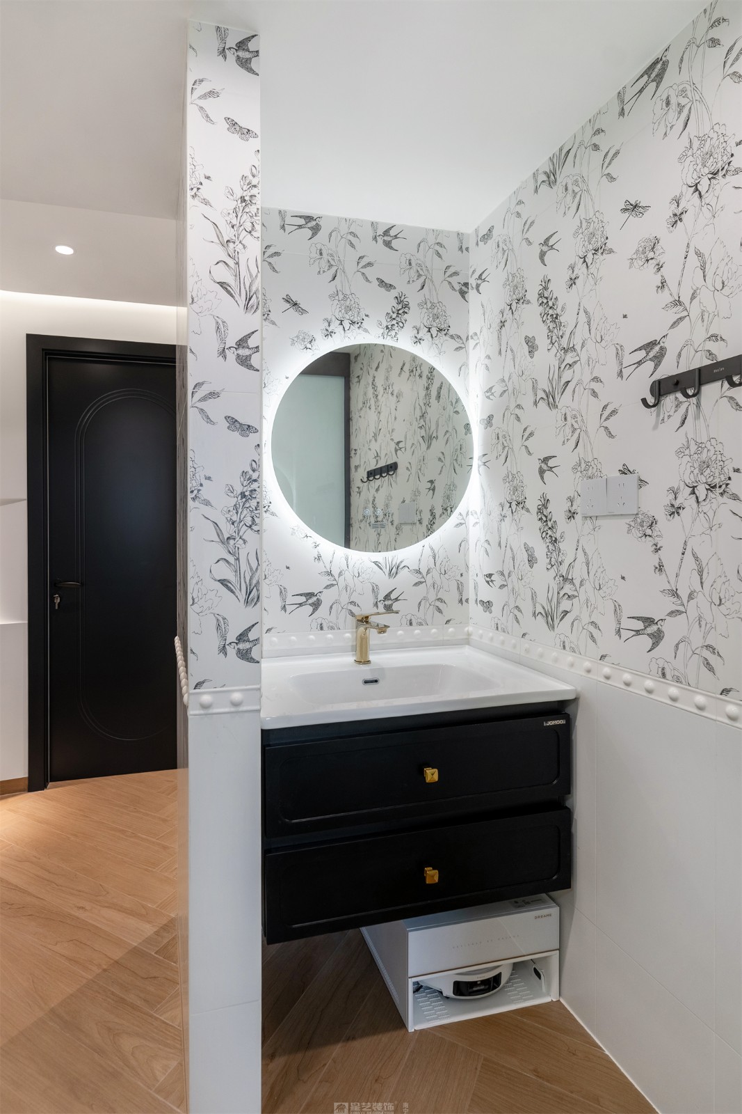 華潤中山府113平法式中古衛(wèi)生間裝修完工實景圖