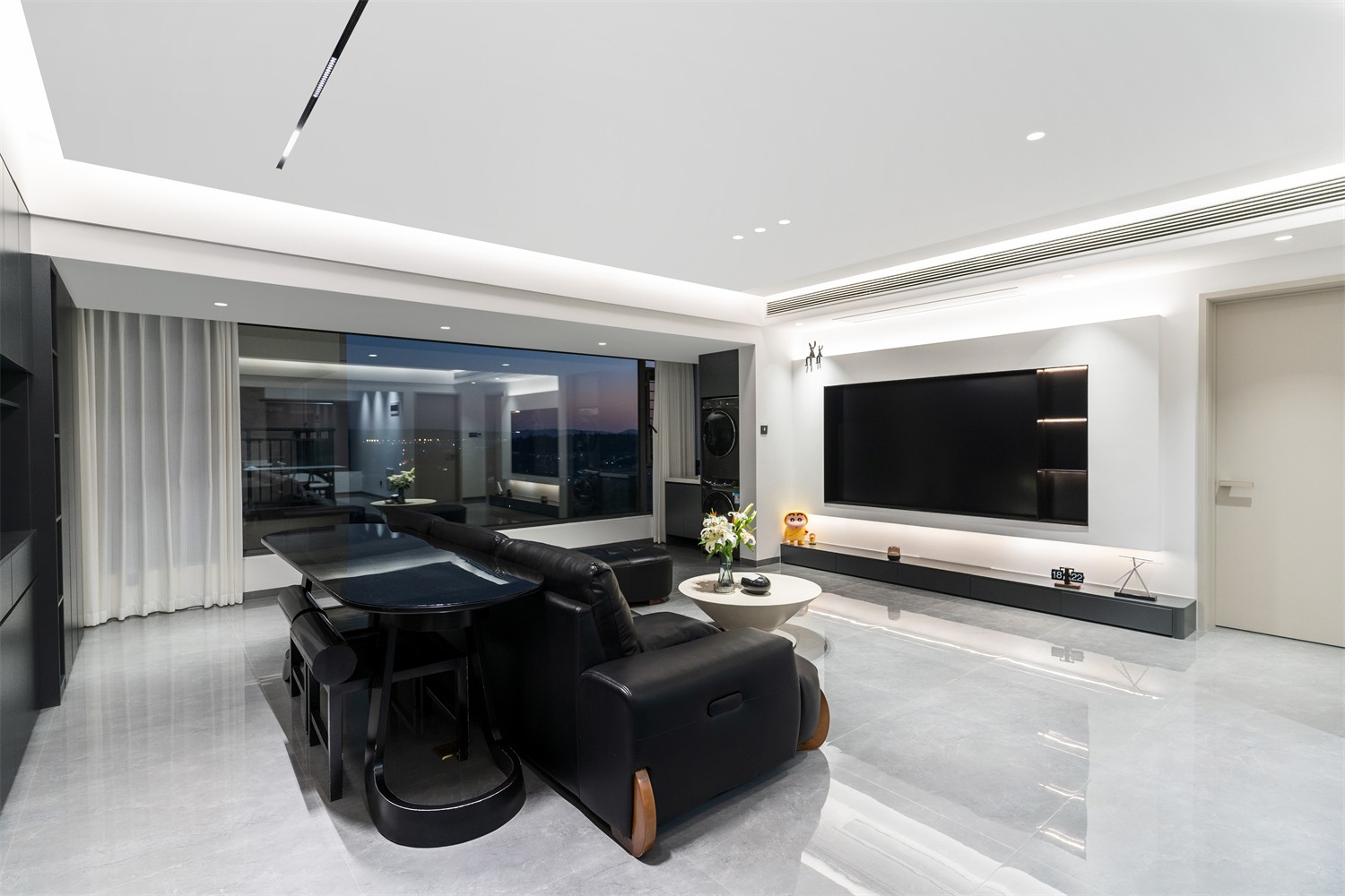 錦云湖光118平現(xiàn)代簡(jiǎn)約客廳裝修實(shí)景圖