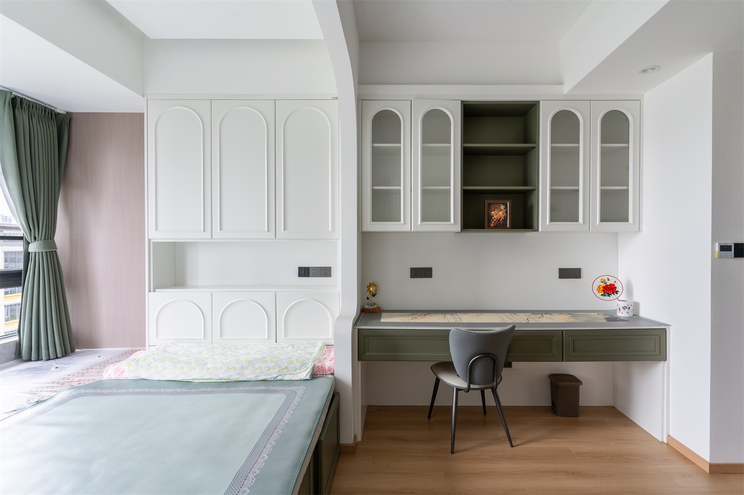 建發(fā)縵云210平新中式臥室裝修完工實景圖